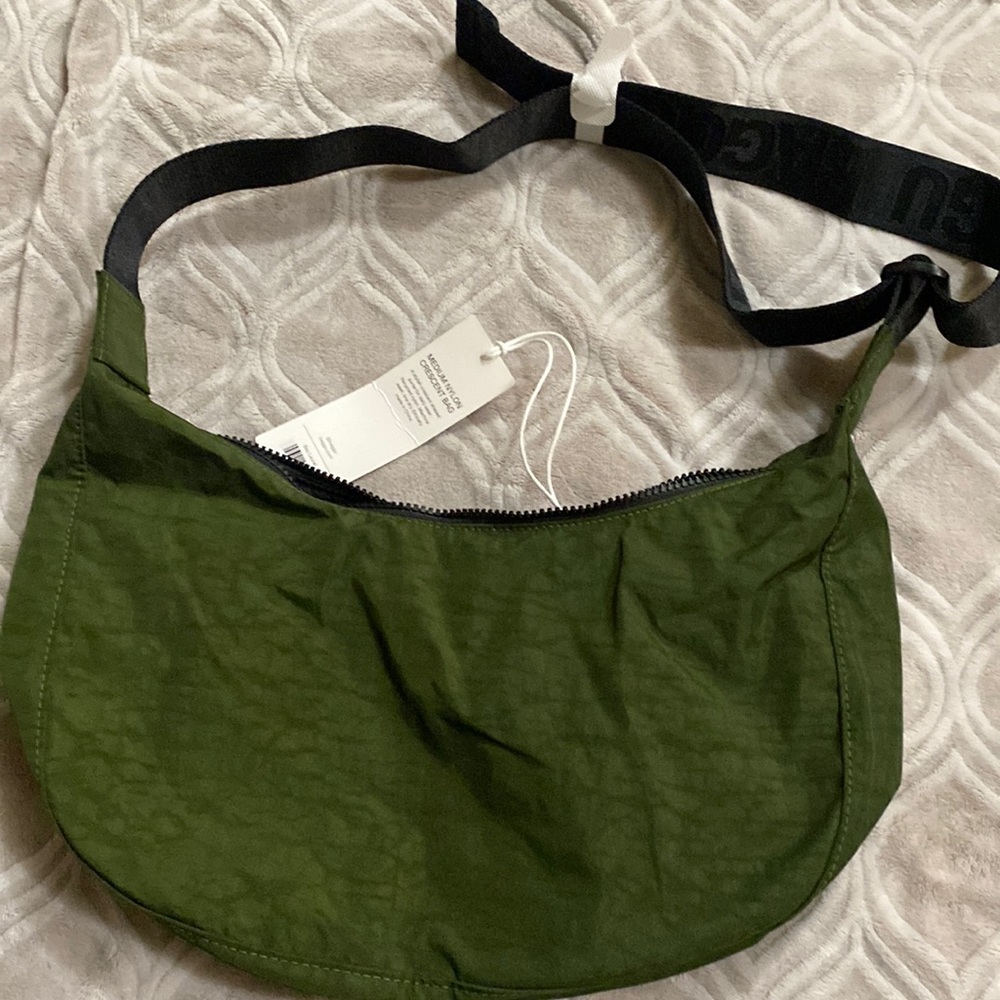 Baggu crescent bag bay laurel